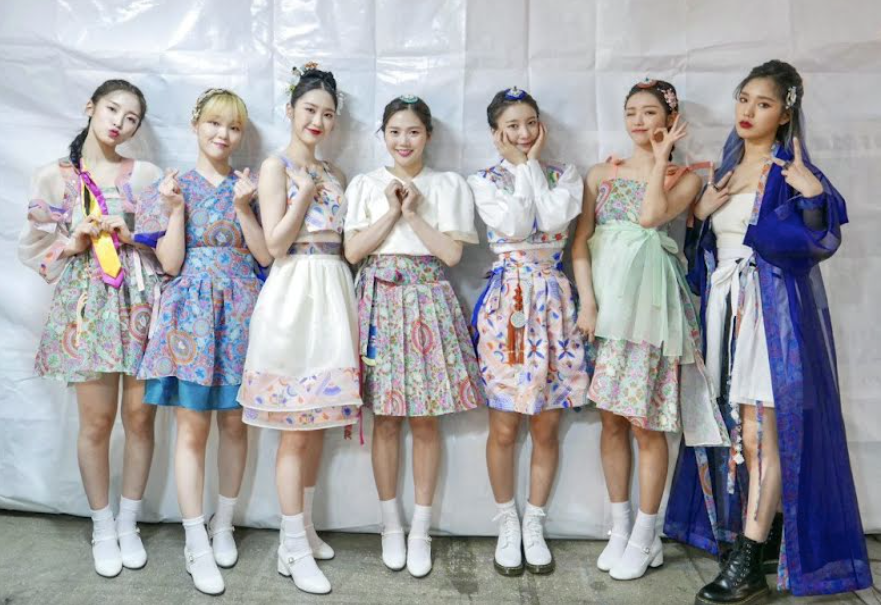 Oh My Girl in modern hanboks