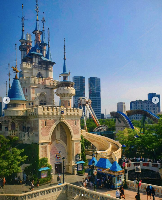 The castle at Lotte World