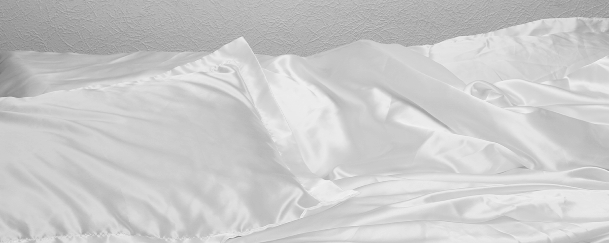 Polyester bed sheets may not look or feel the same as natural fibres, but they are affordable and easy to find. 