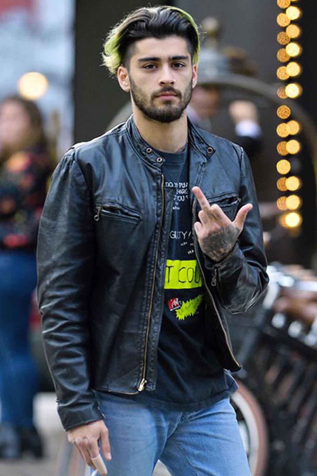 zayn malik middle finger