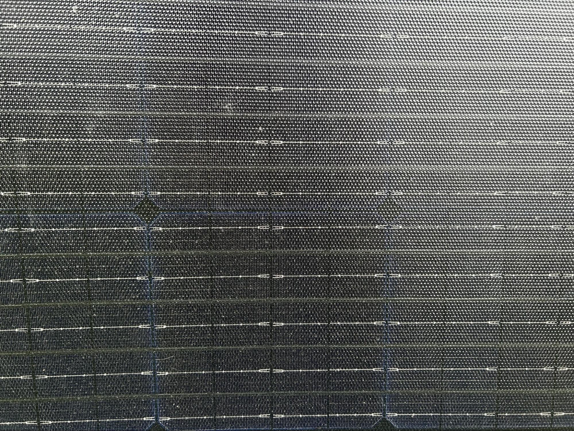 bluetti pv200 solar panel detail