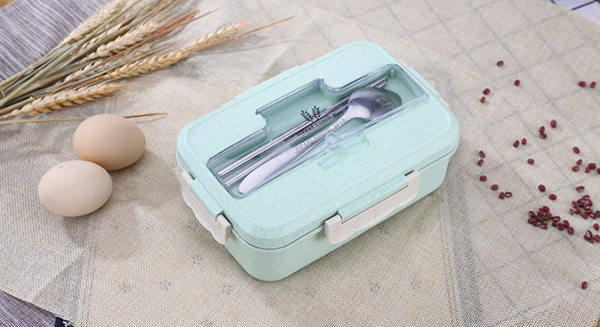 Image for a wheat straw plastic lunch box that has stainless steel cutlery with it.
