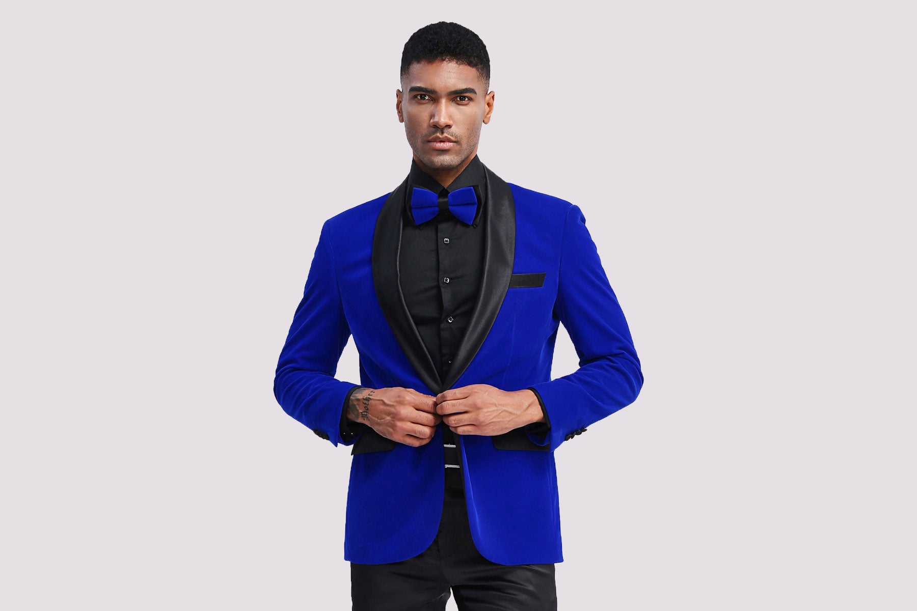 guy wearing blue prom velvet tuxedo jacket