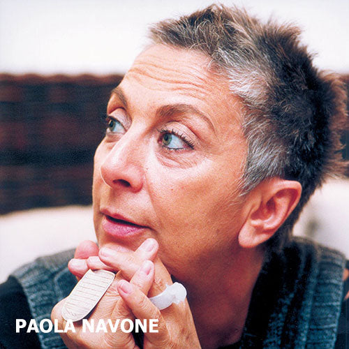 PAOLA NAVONE(パオラ・ナヴォーネ)