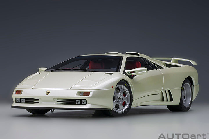 LAMBORGHINI DIABLO SE30 JOTA (BALLON WHITE/PEARL WHITE) 1:18 AUTOART –  Elite Diecast Sales Australia