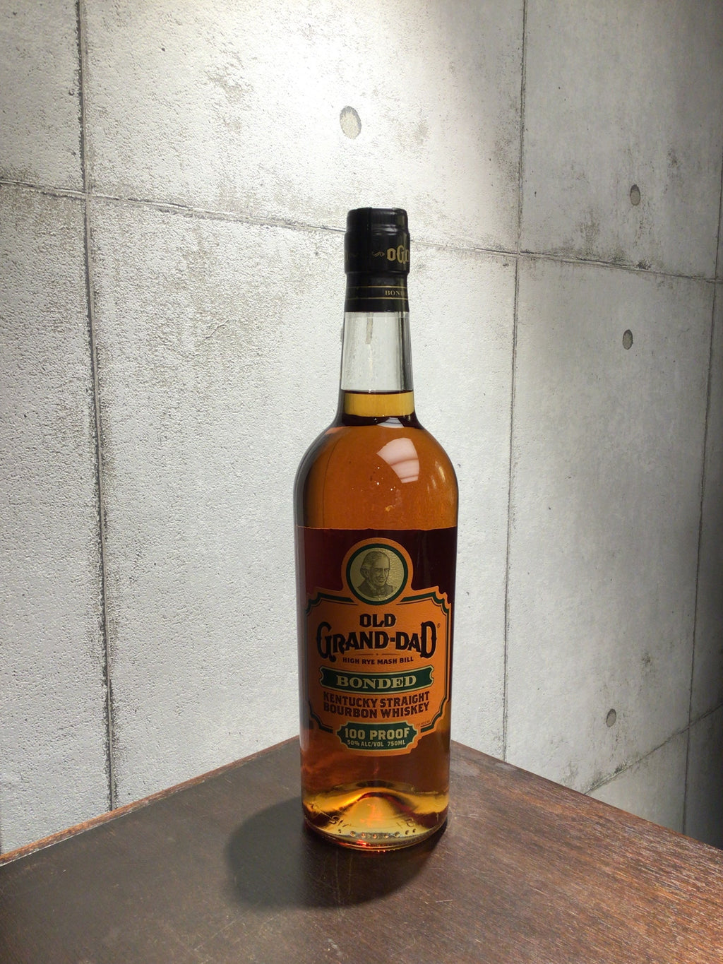 オールドグランダッド 1L – 元町WHISKY オンラインショップ EC