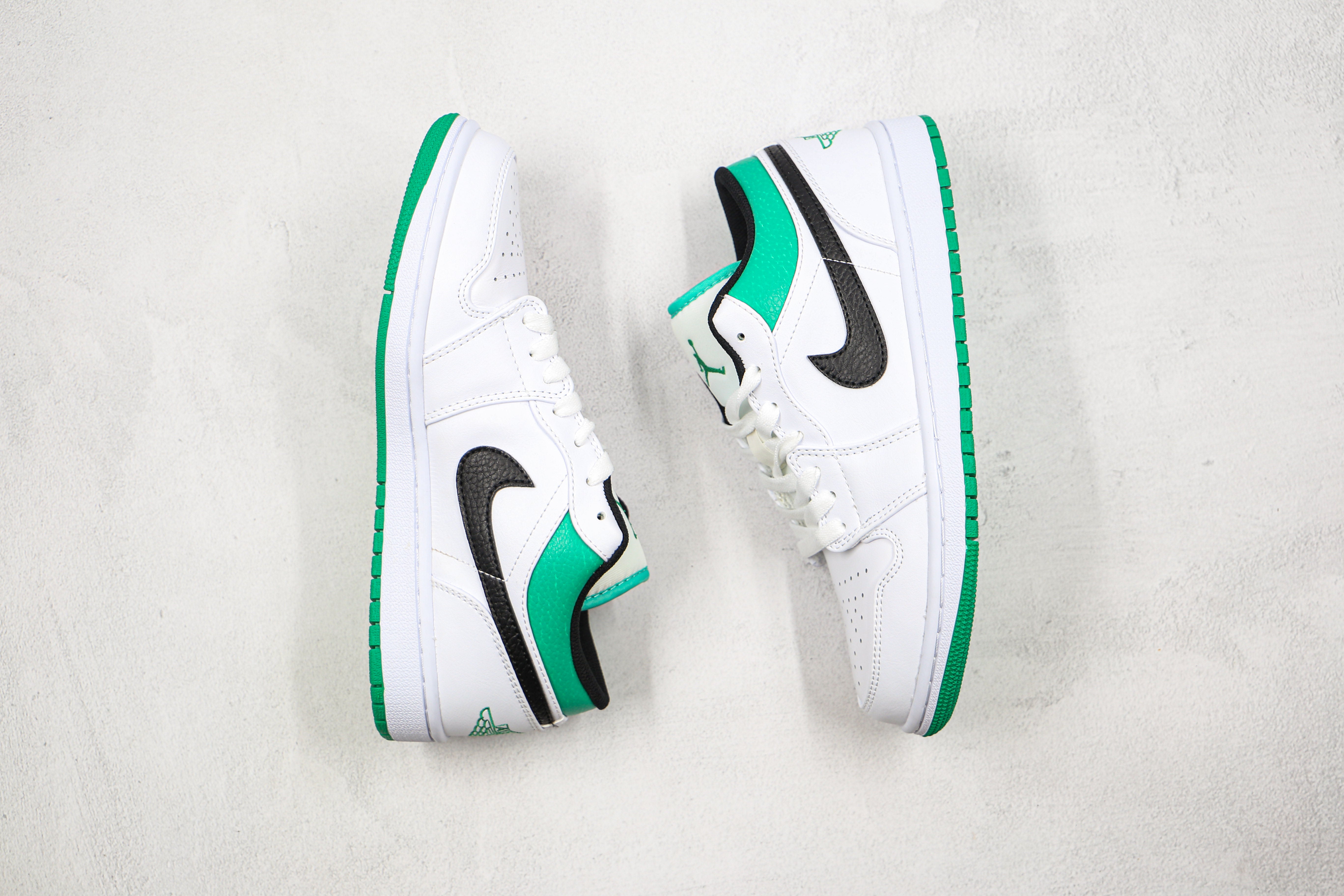 Jordan 1 Low White Lucky Green Black 553558-129 Sneakers