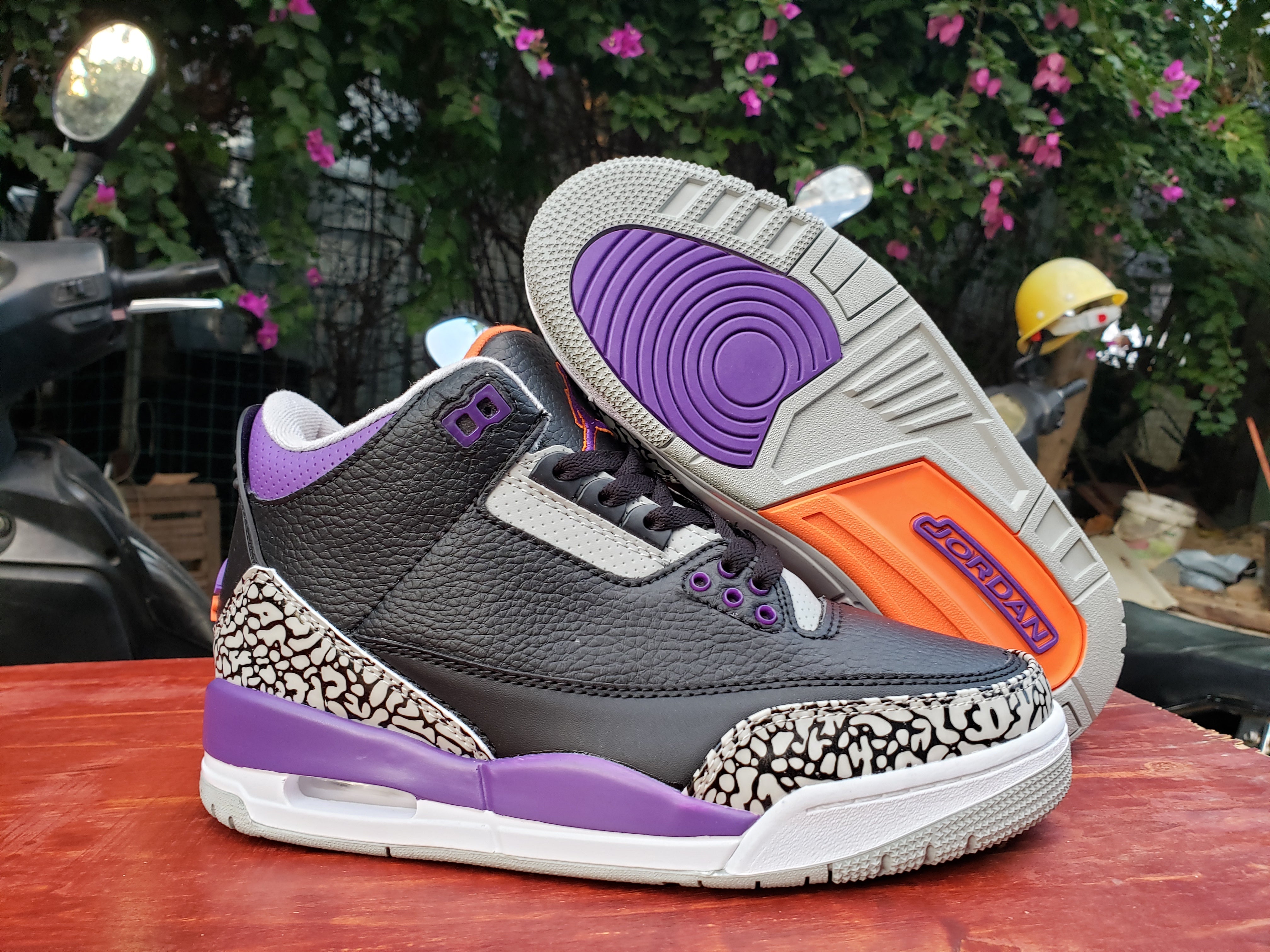 Air Jordan 3 Retro Black Court Purple Ct8532-050