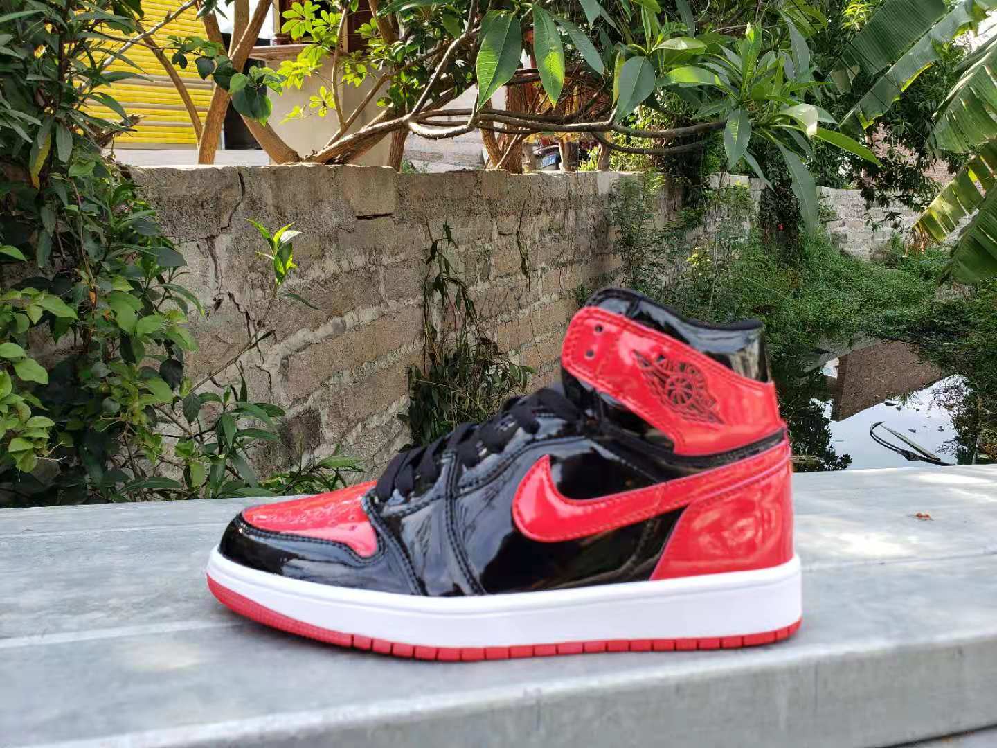 Air Jordan 1 Retro High Og Bred Patent 555088-063 Sneaker