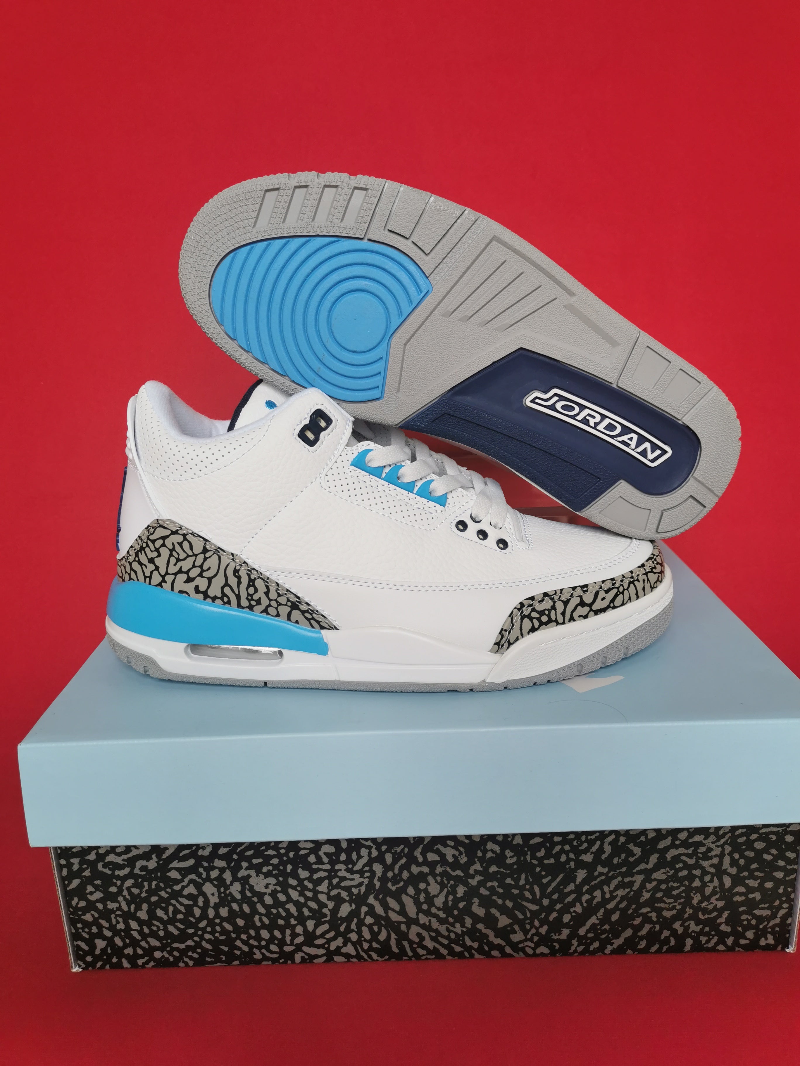 Air Jordan 3 Retro Unc