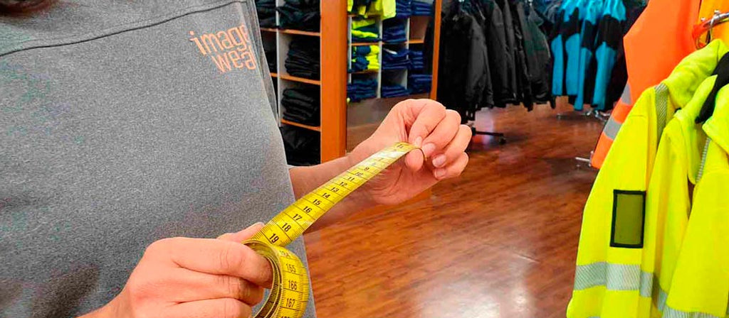 In Image Wear's stores, you can always get expert fitting help when looking for the right workwear size.
