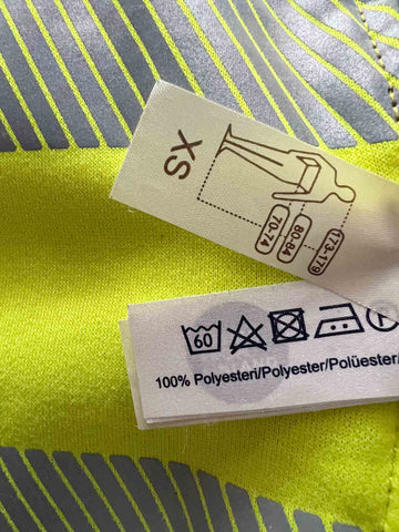 You can find washing and care instructions for the workwear on the seam label of the product. Maintain your work clothes regularly.
