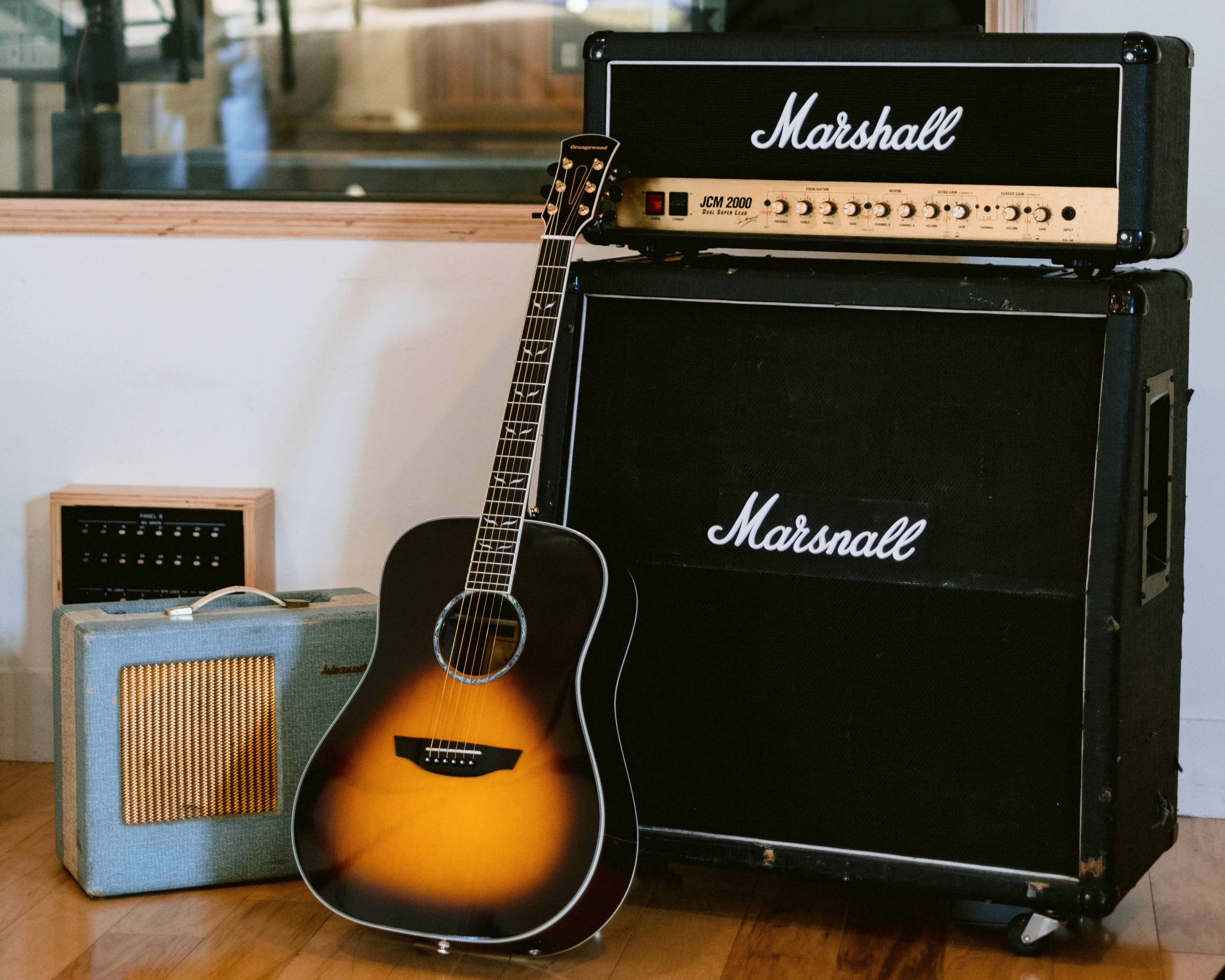 Orangewood Echo Vintage Sunburst Live guitar in a recording studio