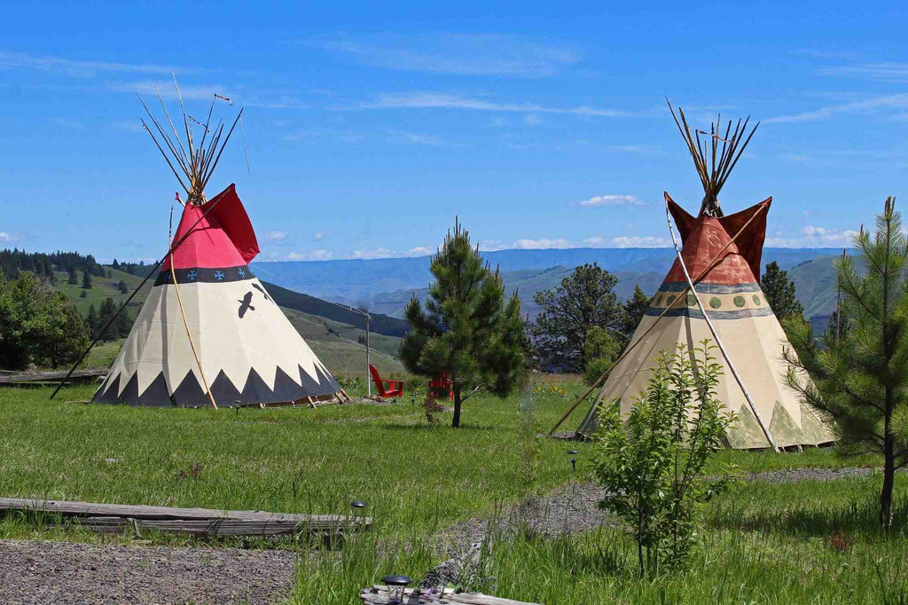 Teepee Camping at Rimrock Inn Oregon