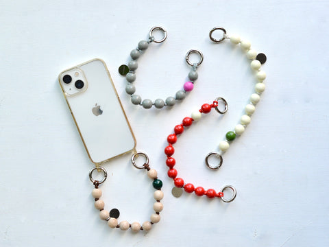 upbeads アップビーズ スマホストラップ MINI【ホワイト】 – NOZZI BAZZAR