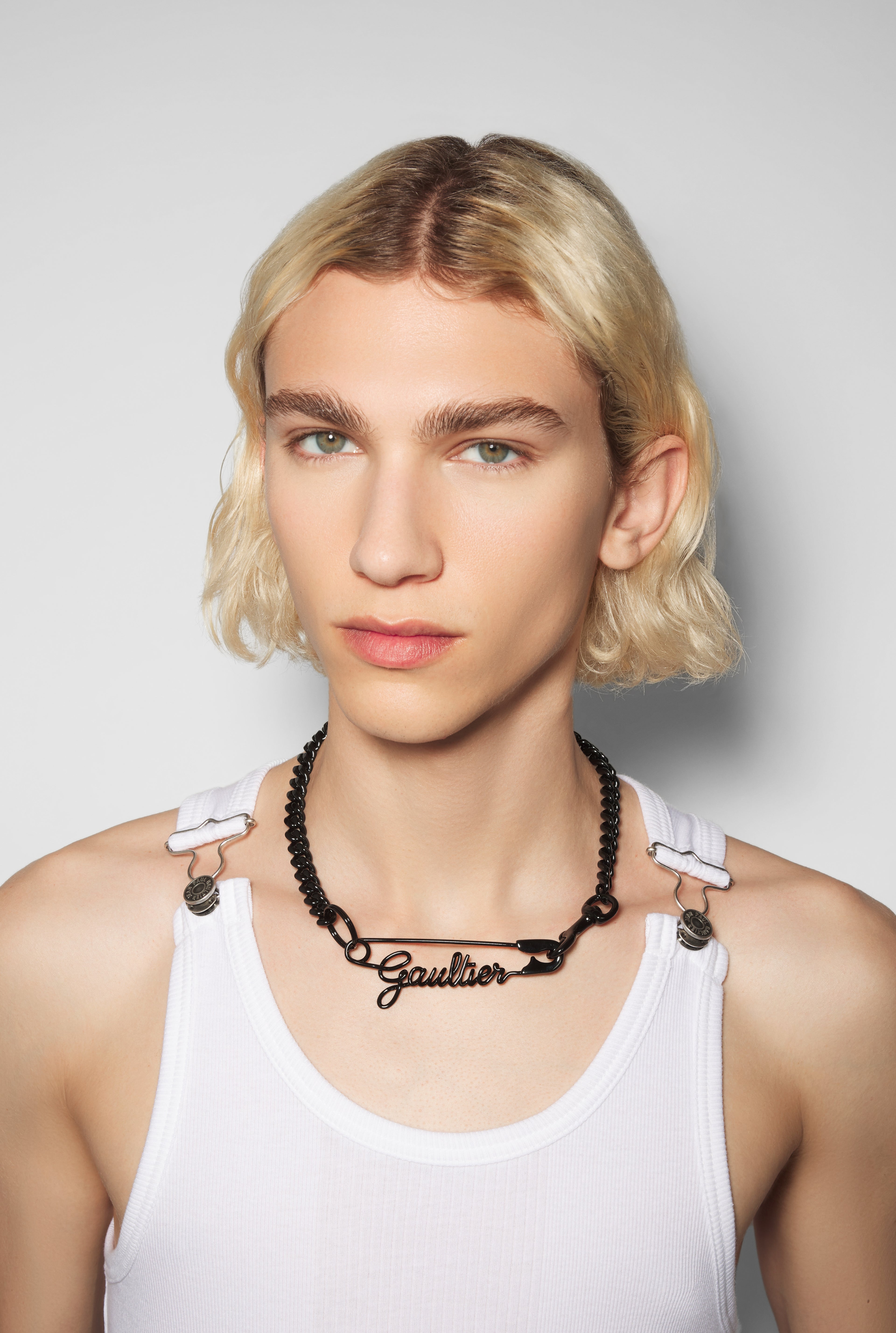 Le Collier épingle Gaultier Noir