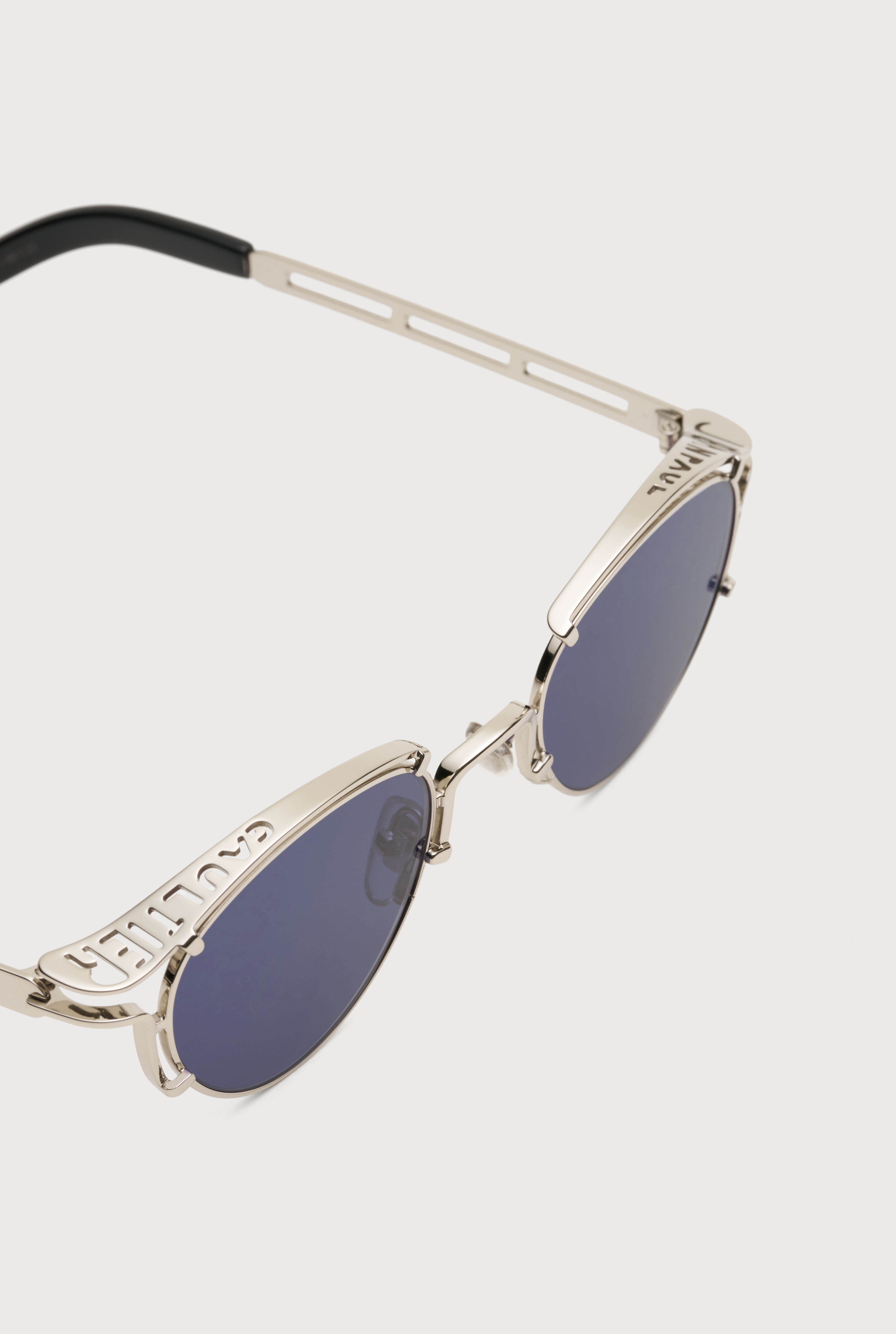 The Silver 56-5102 Sunglasses