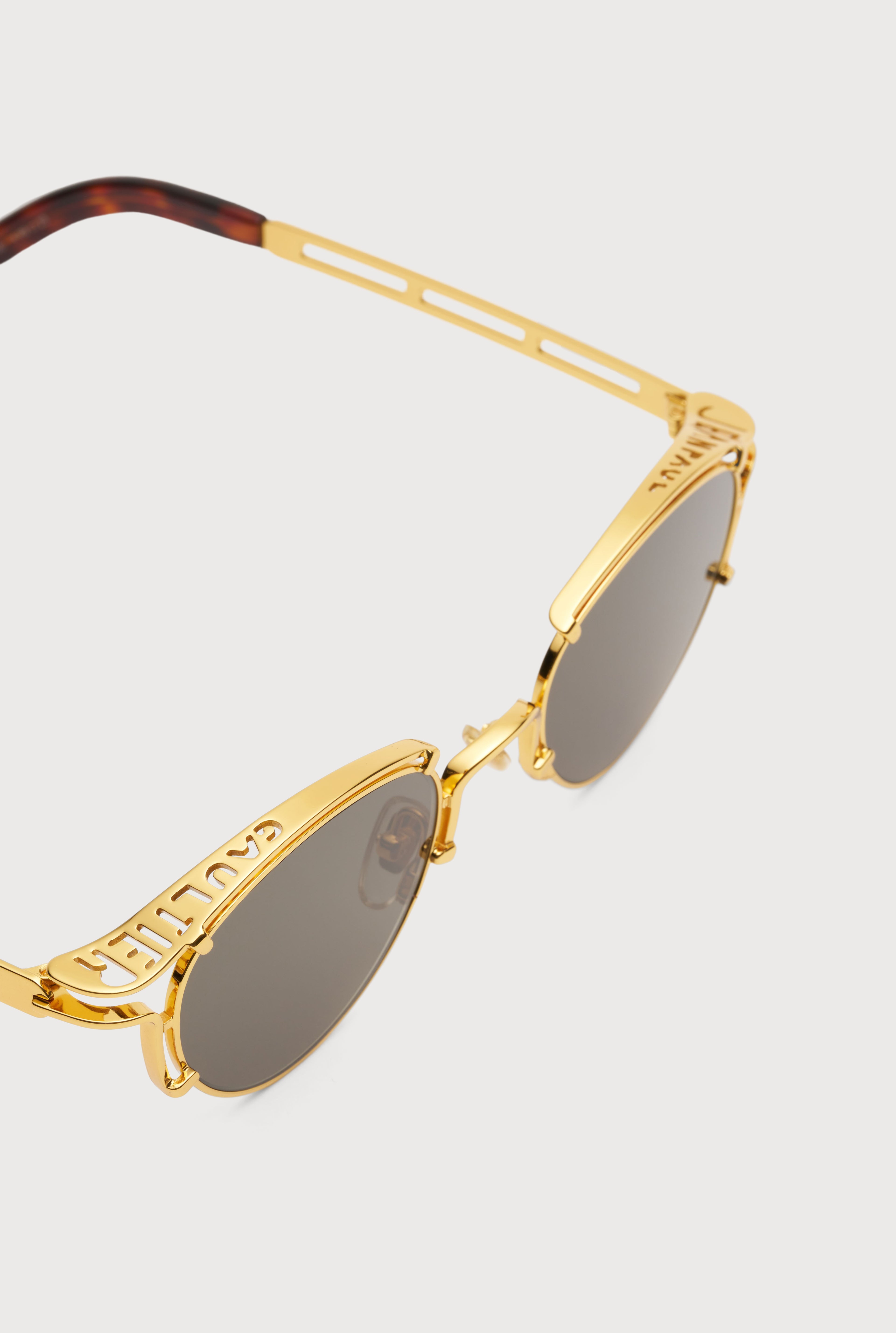 The Gold 56-5102 Sunglasses