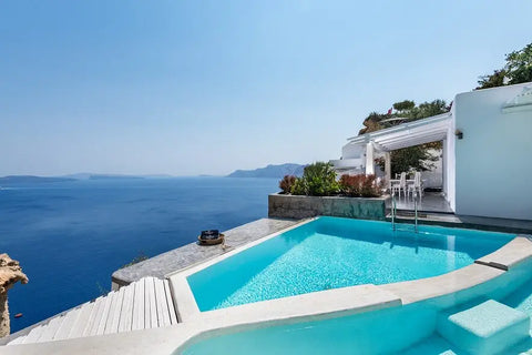 Andronis Boutique Hotel, luxury hotel in Santorini recommended by the niche fragrance house The Bubble Collection