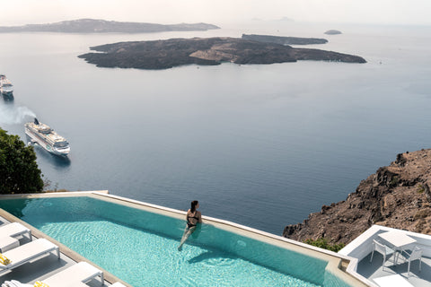 Grace Hotel, luxury hotel in Santorini recommended by the nice fragrance house The Bubble Collection