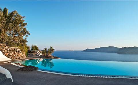Perivolas Hotel in Santorini, luxury hotel recommended by the niche fragrance house The Bubble Collection