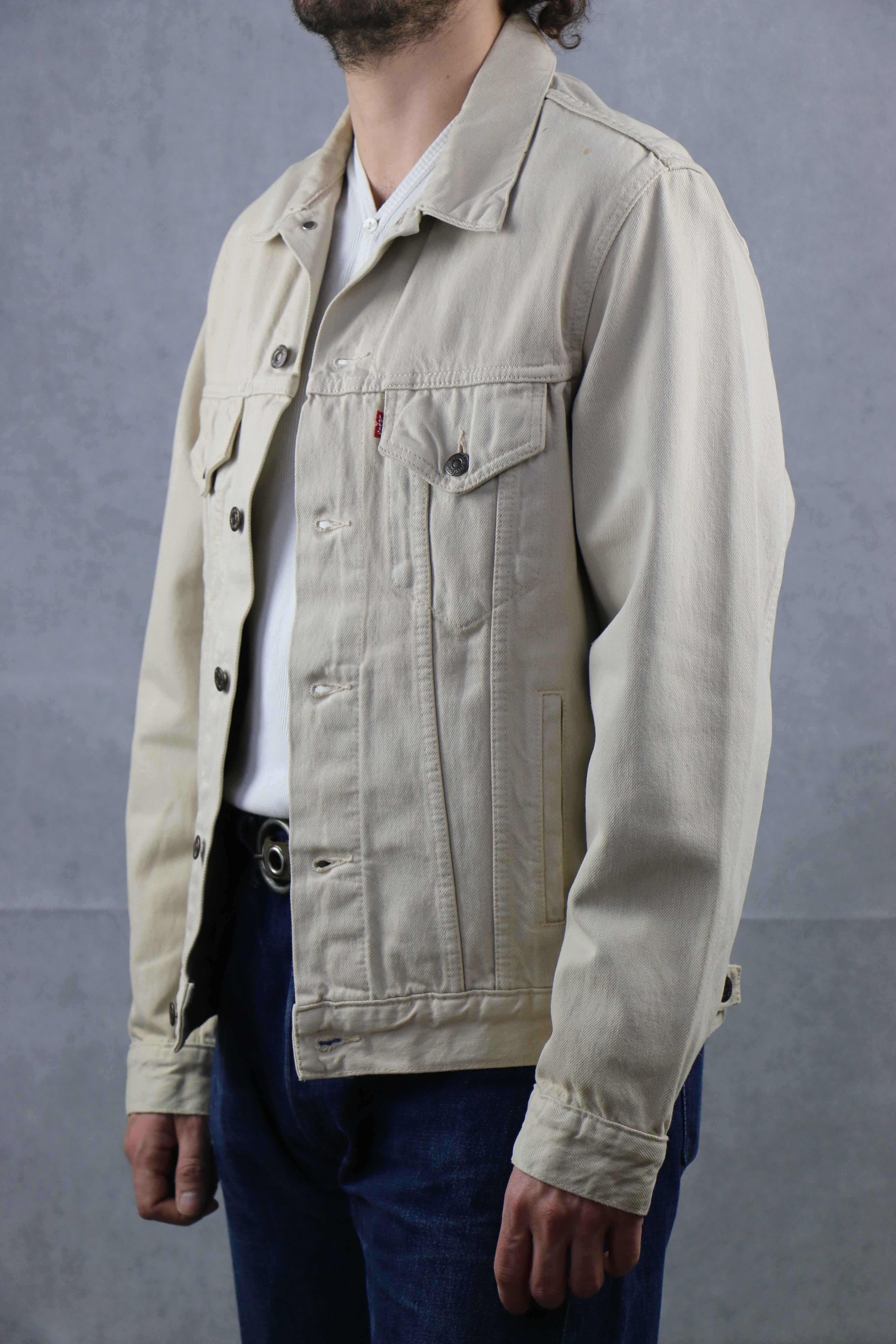 levi's beige denim jacket