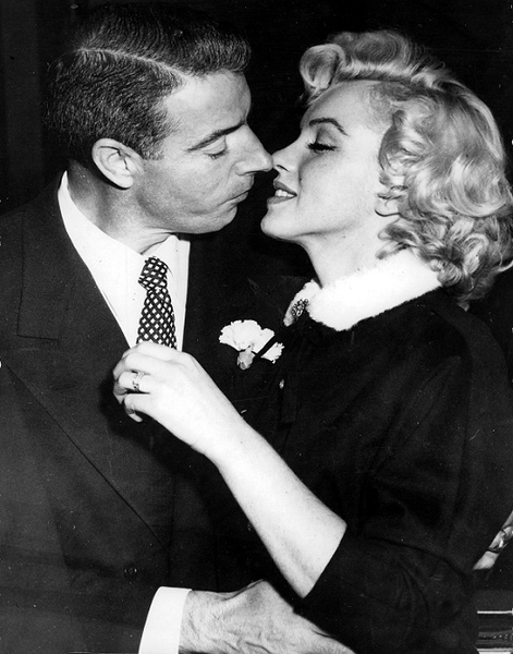 Marilyn Monroe and Joe DiMaggio's wedding day