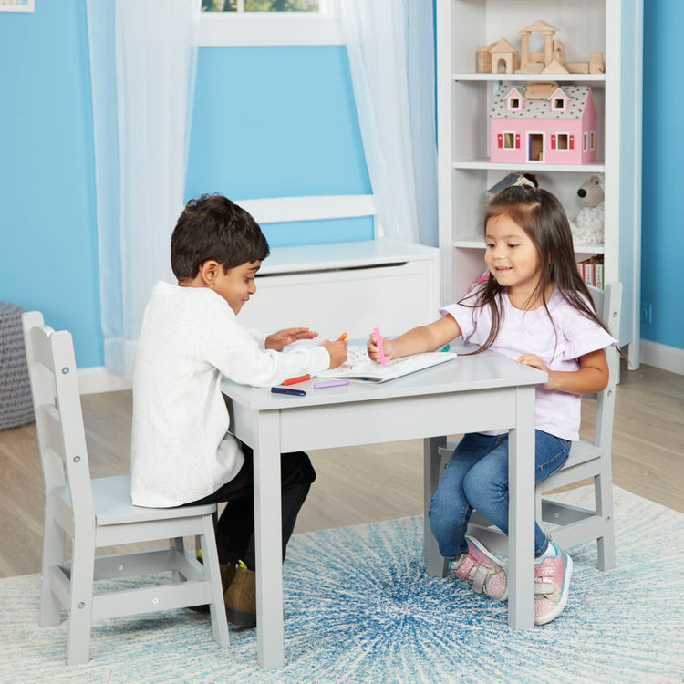 Melissa & Doug Tables & Chairs 3-Piece Set - Natural 753760716727