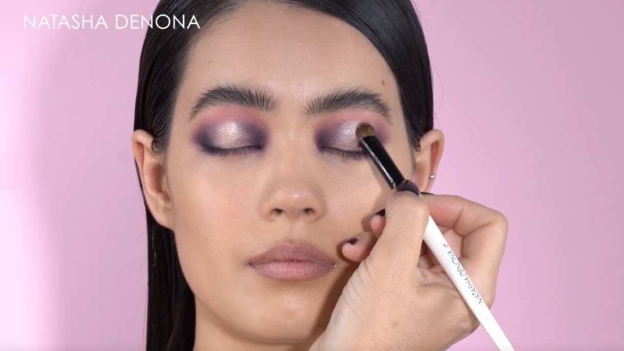 Get a Dreamy Elongated Halo Eye Look using the MINI LOVE STORY }