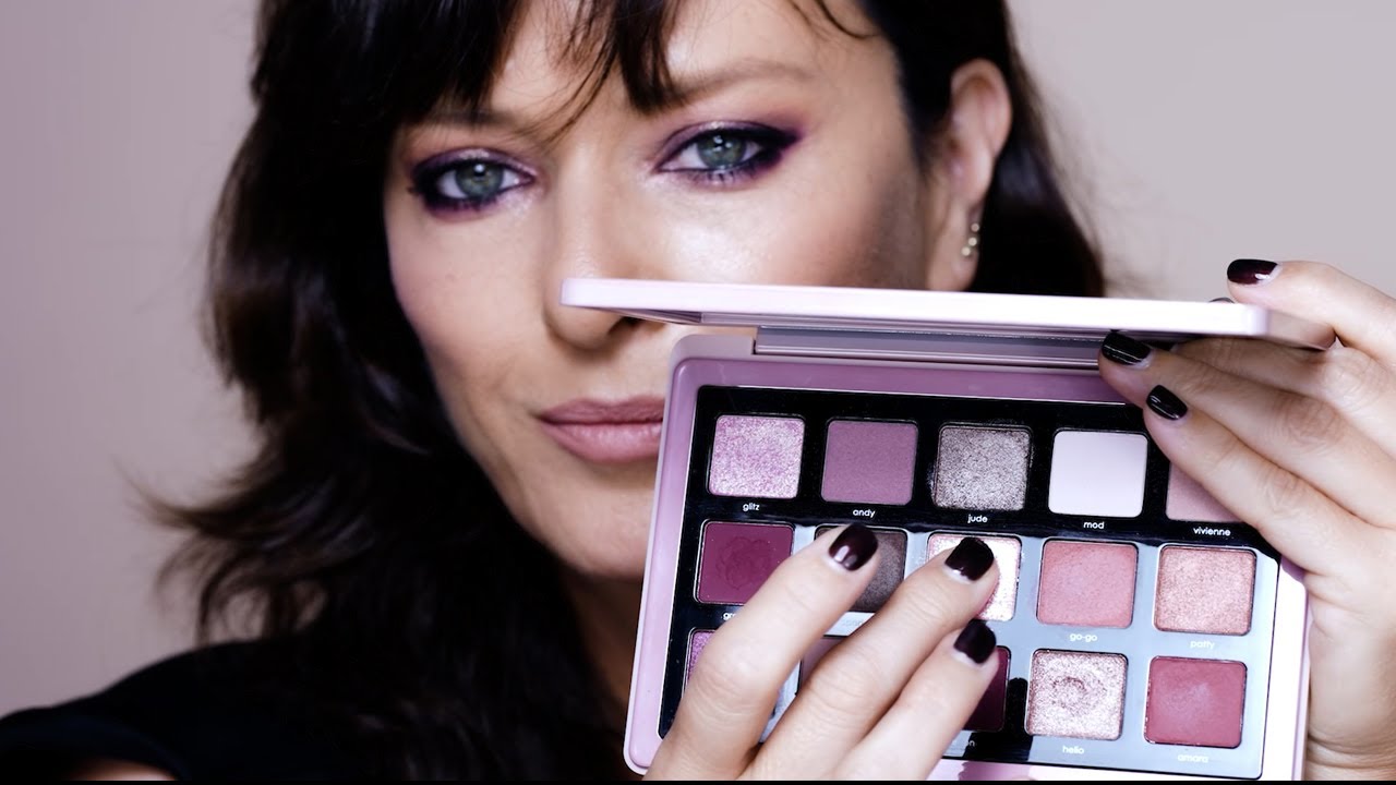 Get this Enchanting, Soft Pink Look Using the New Retro Eyeshadow Palette }