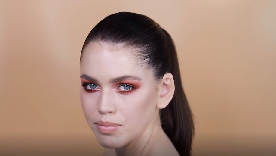 How To Create A Smoky Eye Makeup Look Using Natasha Denona's Coral Palette }