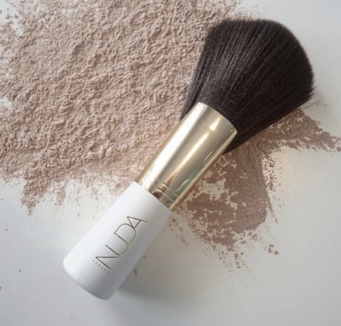 Nuda's finishing powder