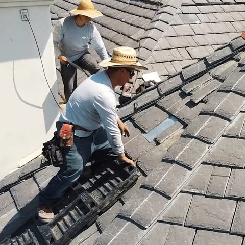 The RoofSmart Pads Is A Tool Intended For Anyone That Goes Up And Works On A Roof. RoofSmart Pads Help Prevent Damages And Injuries When Working On A Roof, They Serve As Roof Walkways And Workstations.