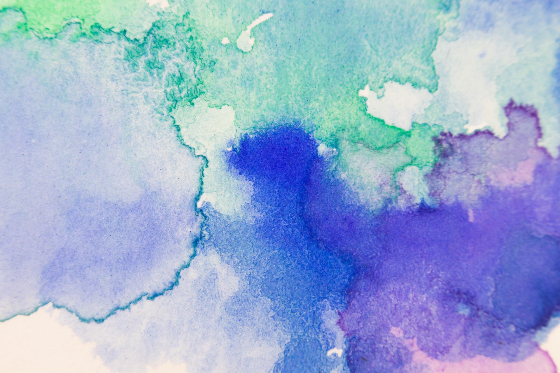 Acrylic Paints vs Watercolor Paint: The Key Differences?