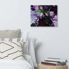 Give the gift of abstract art: canvas prints, ready to hang. Edgy designs make the perfect gift for your college student.