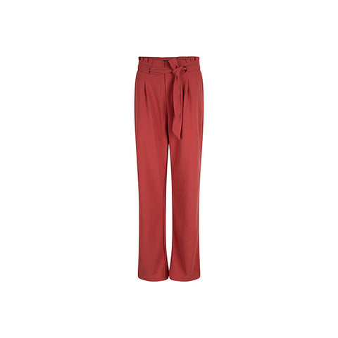 rode broek met rechtvallende broekspijpen en strik in het midden trouser harlow lofty manner