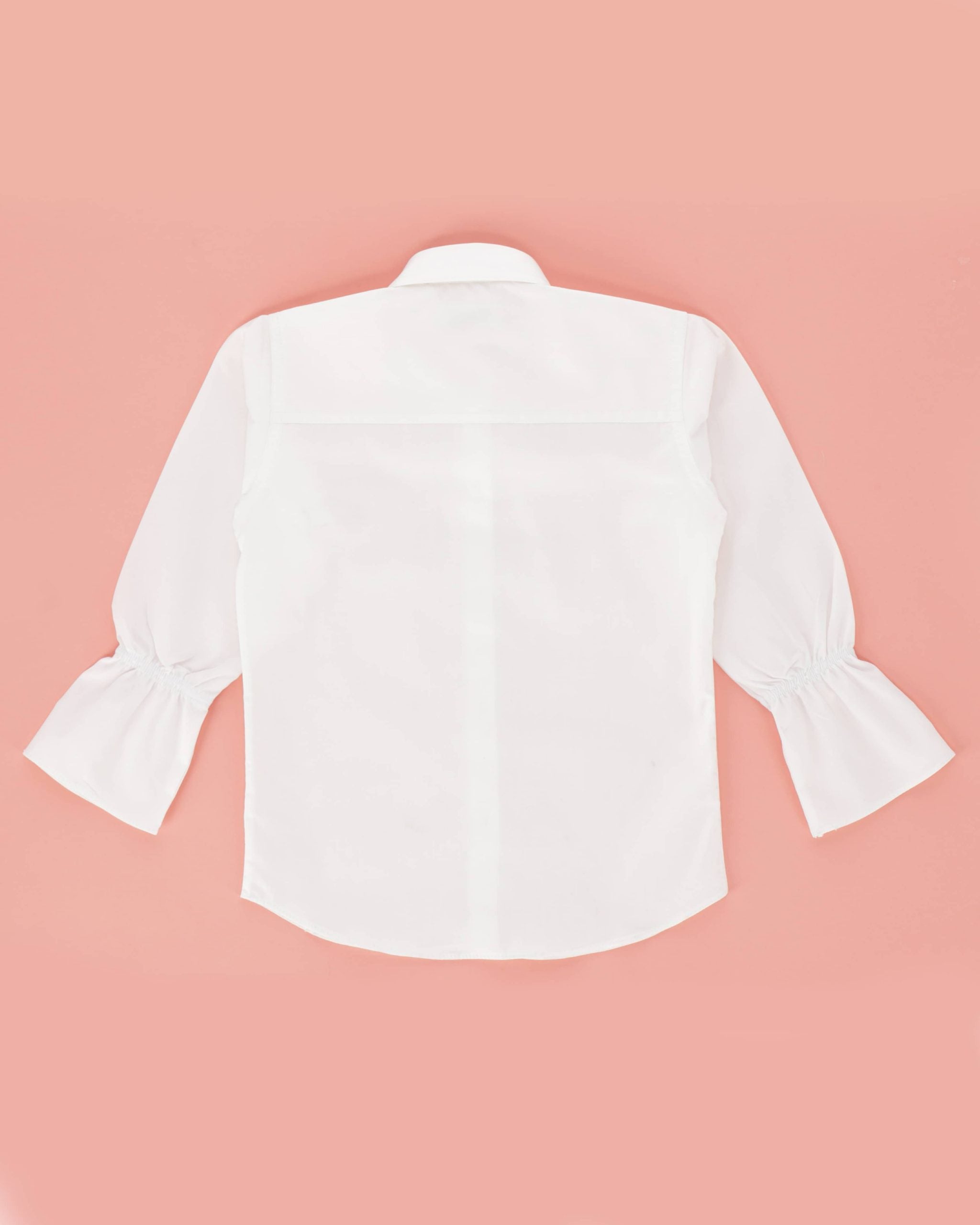 THE CLASSIC WHITE SHIRT WITH WHITE RIBBON
