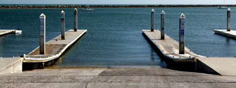 Backing up boat trailer on boat ramp