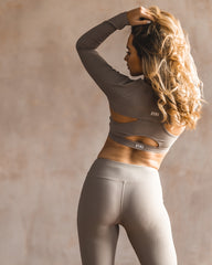 DYNS dancer showing stone leggings.