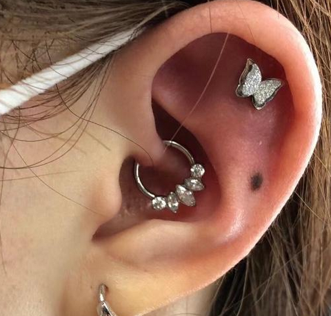 earring piercing