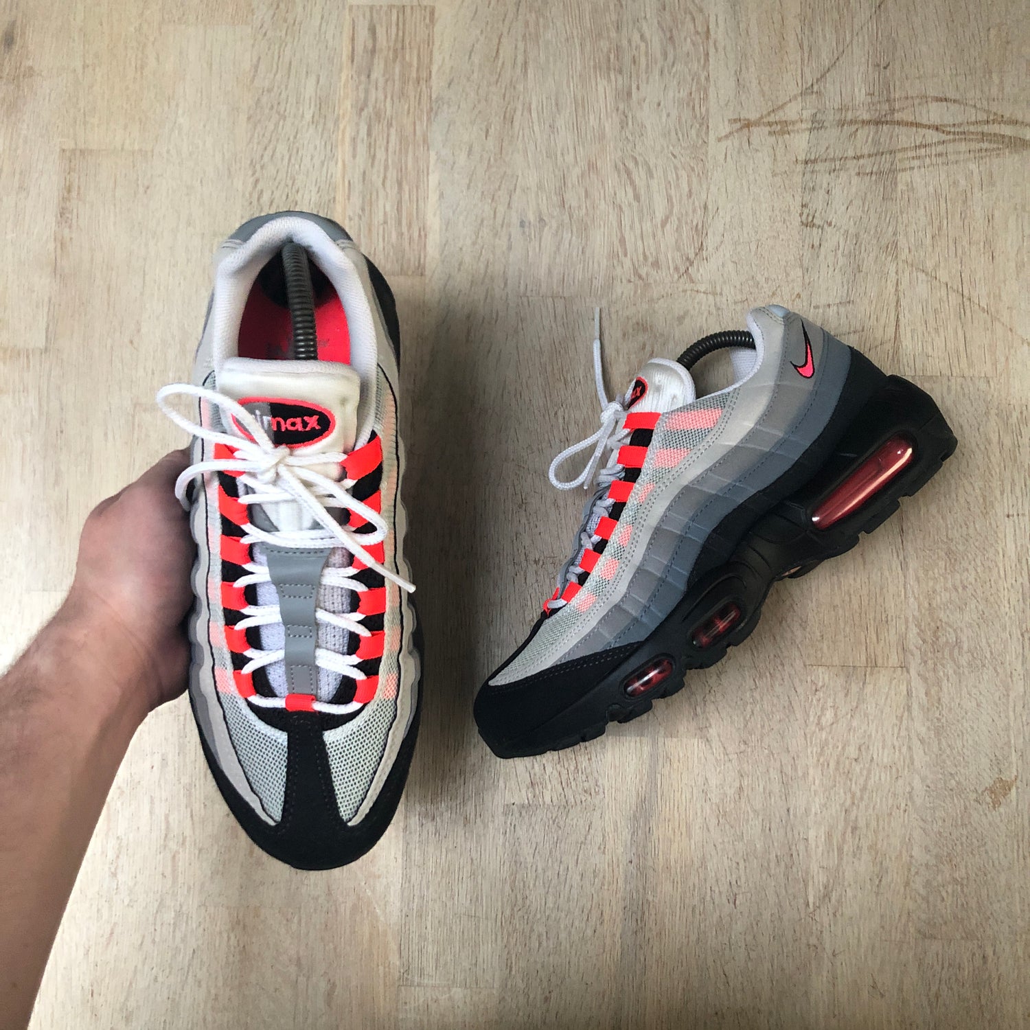 solar red air max 95 on feet