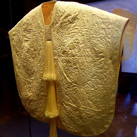 Golden orb weaver silk cape, Victoria and Albert museum