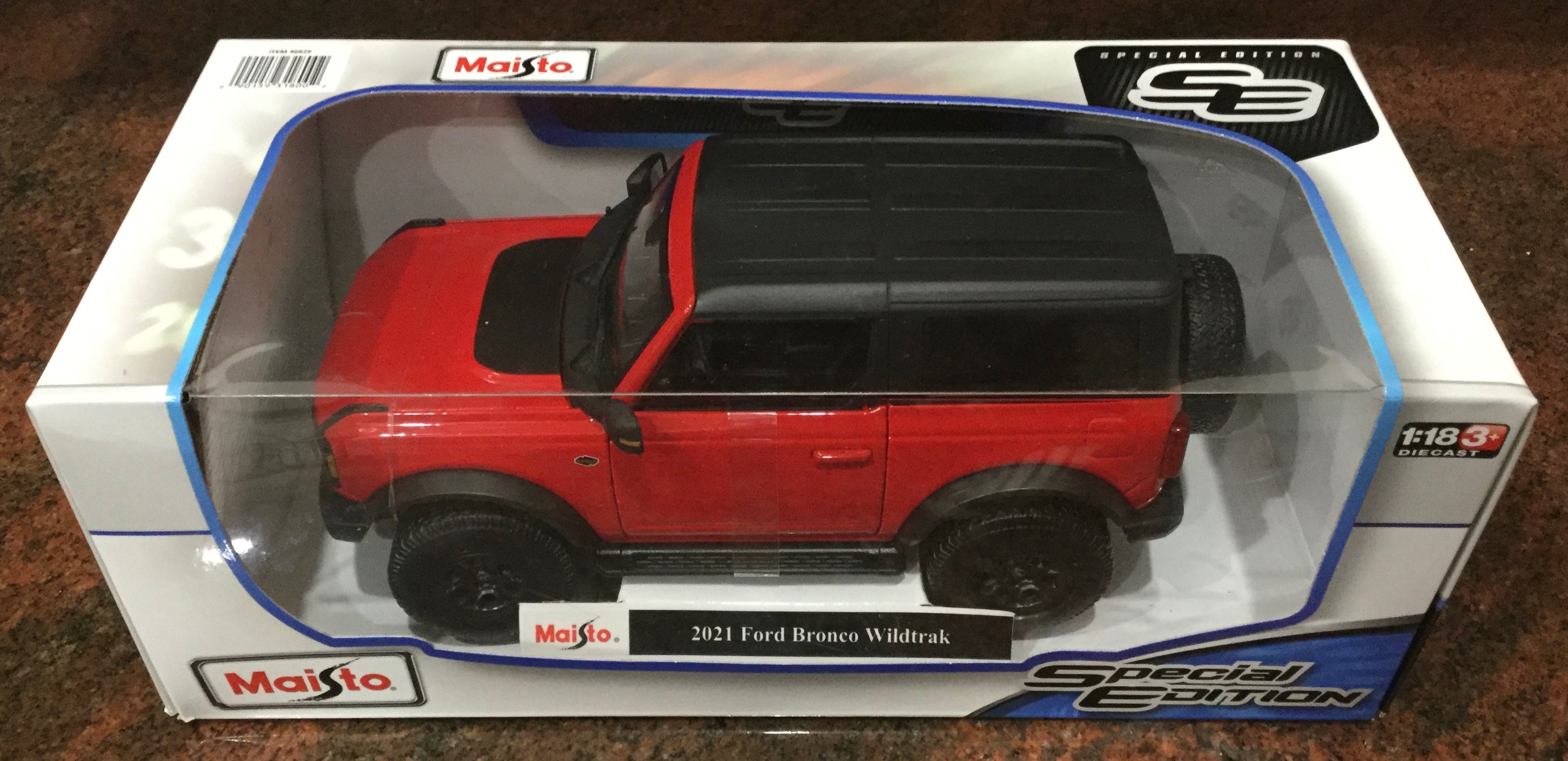 1/18 Maisto 2021 Ford Bronco Wildtrak in White – revitupdiecastmodels