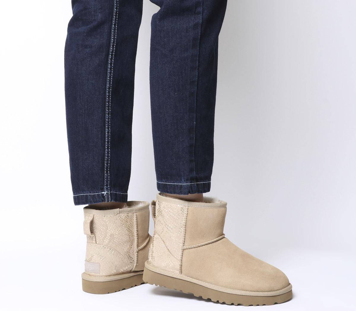 البعثة الأطراف مطوي ugg classic mini 