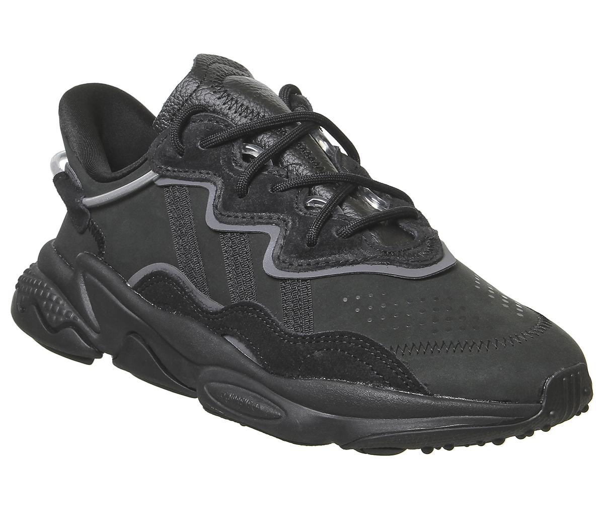 black ozweego mens