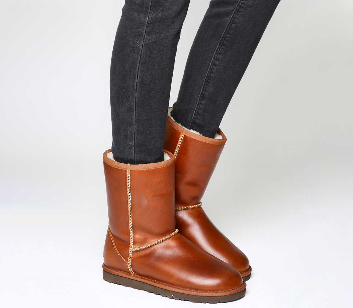 womens short chestnut uggs