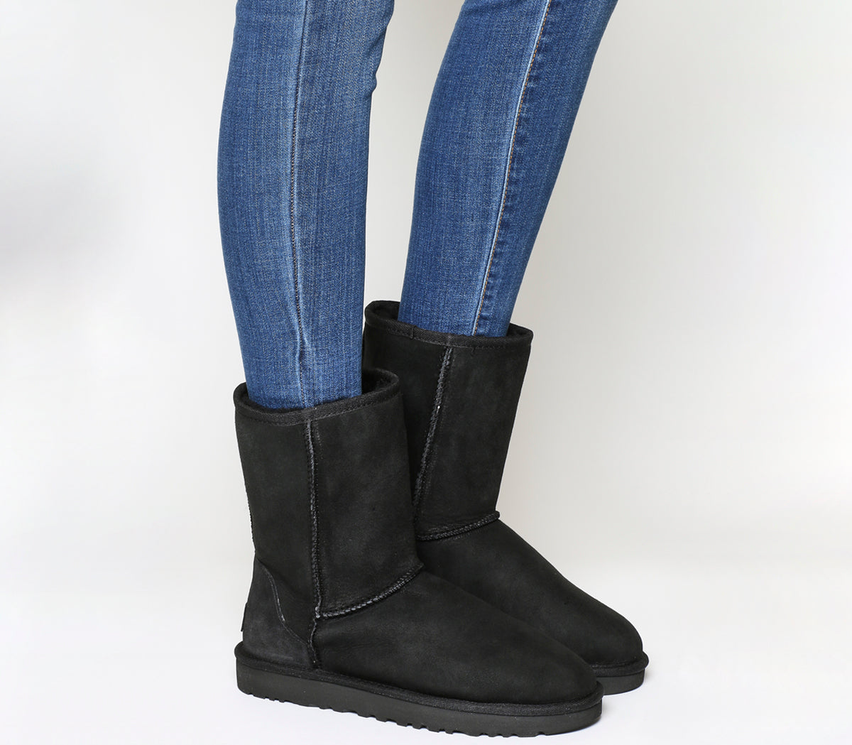 classic short black uggs