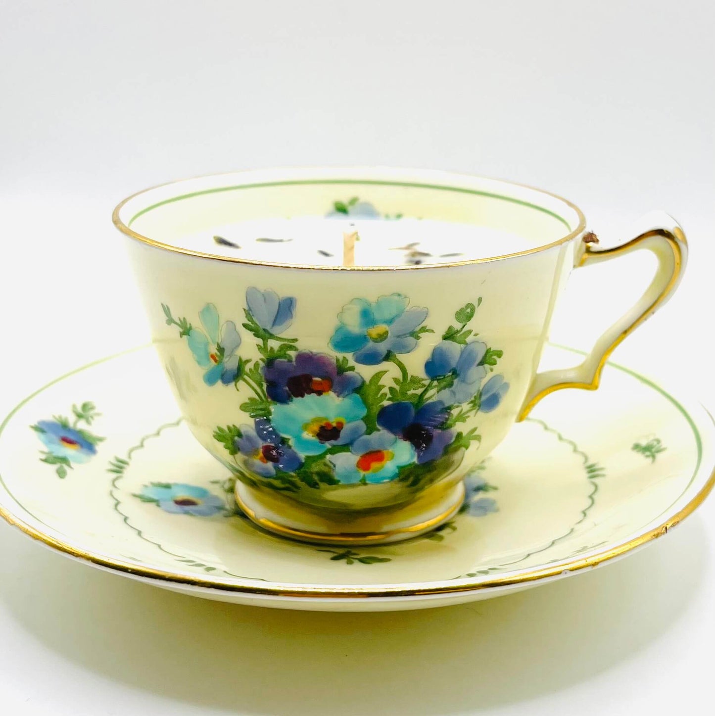 Very Peri Vintage Cup Candle