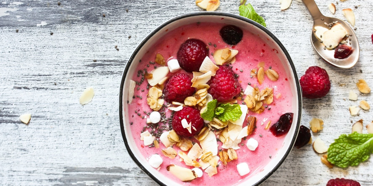 La recette de smoothie bowl à la framboise mais sans banane