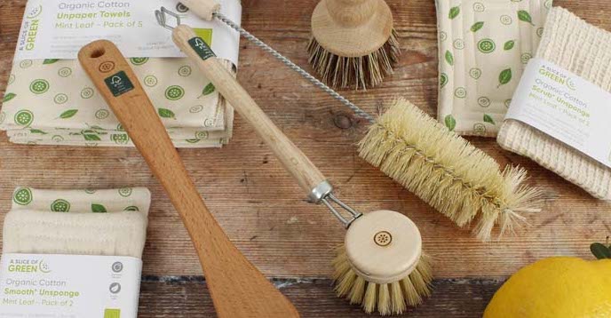 plastic free cloths and brushes at Everyday Green